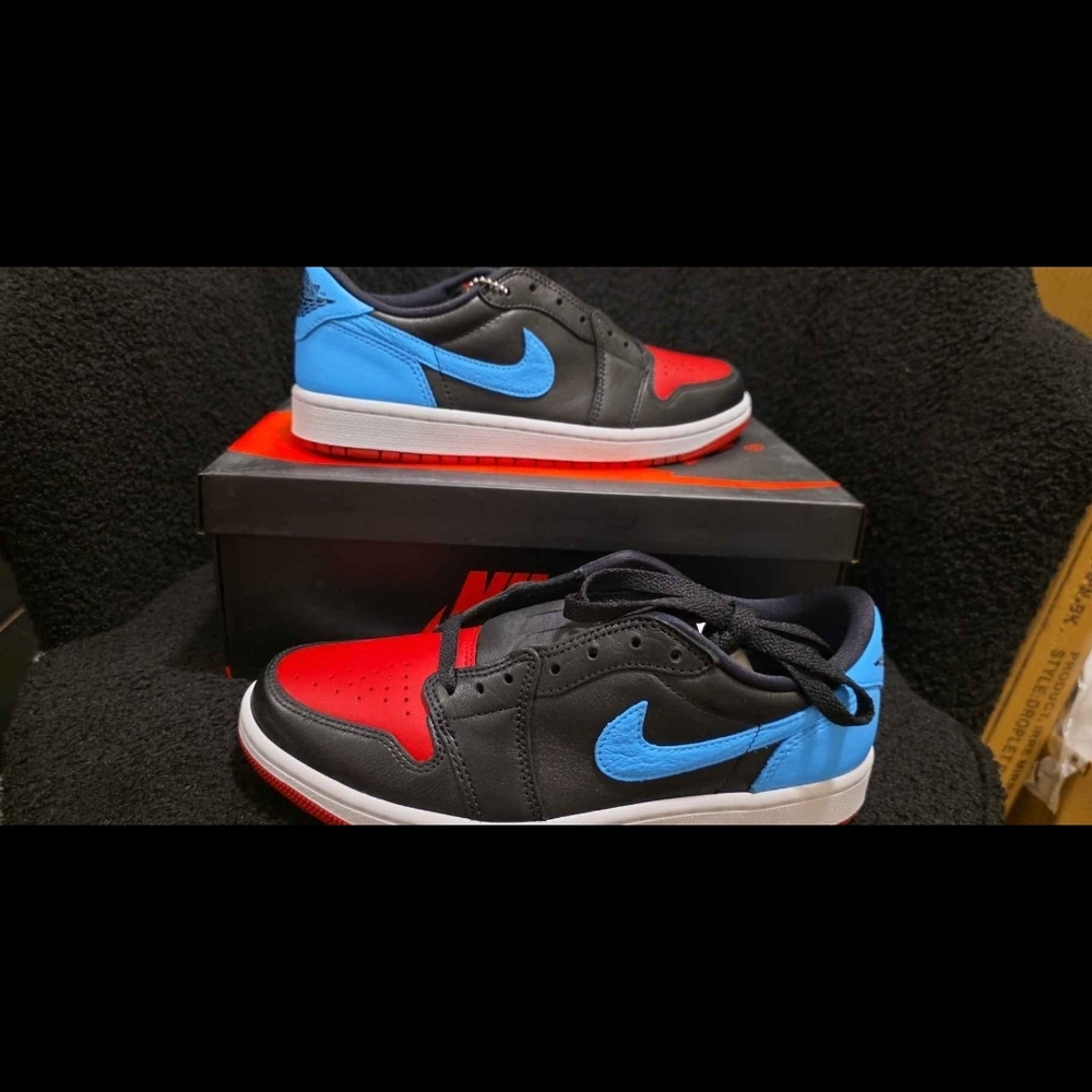 Nike Women's Retro Low Black, Red, and Blue Sneakers NIB